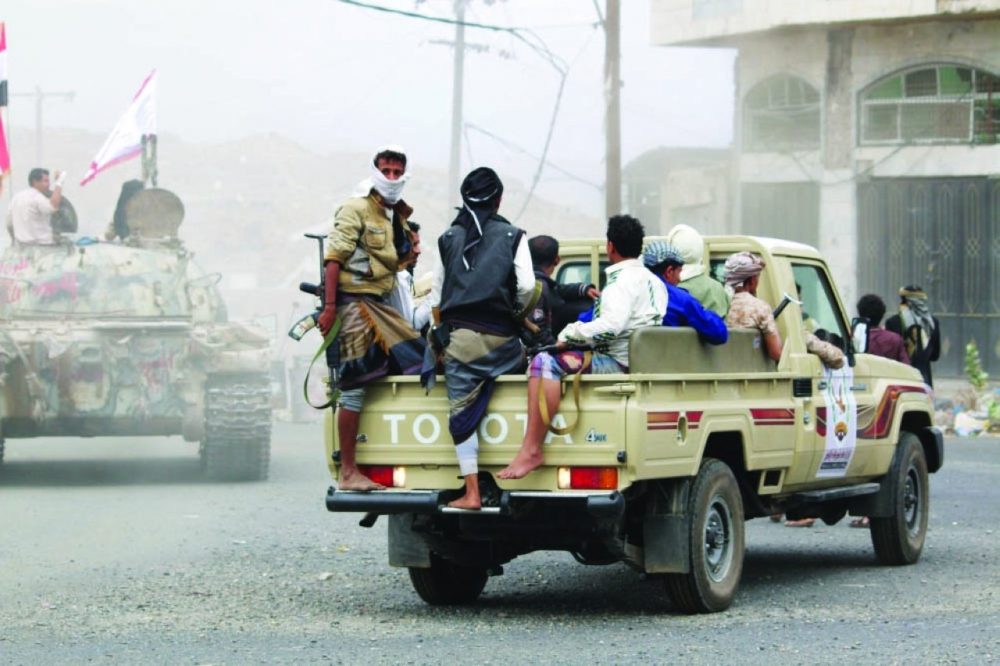 
		تندلع ليلاً وتخمد نهاراً.. تجدد المواجهات العسكرية في محافظة أبين