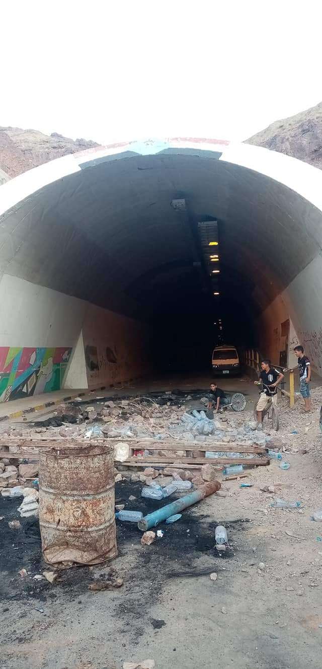 
		عاجل... مقر المجلس الانتقالي في عدن يتعرض لهجوم وحصارغير مسبوق (صورة)