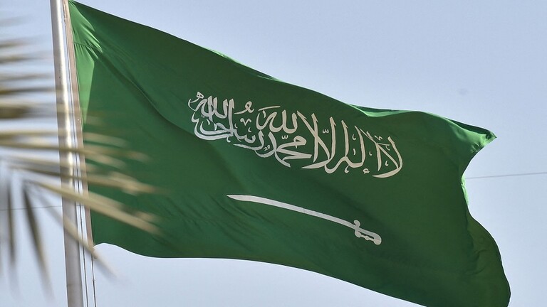 السعودية تصدر قرار بالسماح للمقيمين والأجانب العمل في هذه المهن الجديدة..تعرف عليها