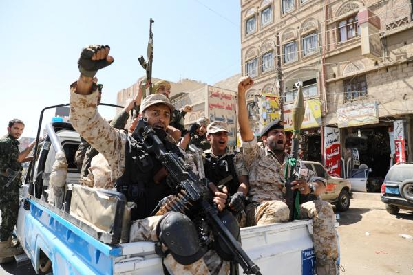 
		في صنعاء .. توجيهات حوثية إجبارية جديدة بحق المئات من ضباط الامن والمخابرات وإحالة أكثر من 3 ألف ضابط بالداخلية للتقاعد اجبارياً